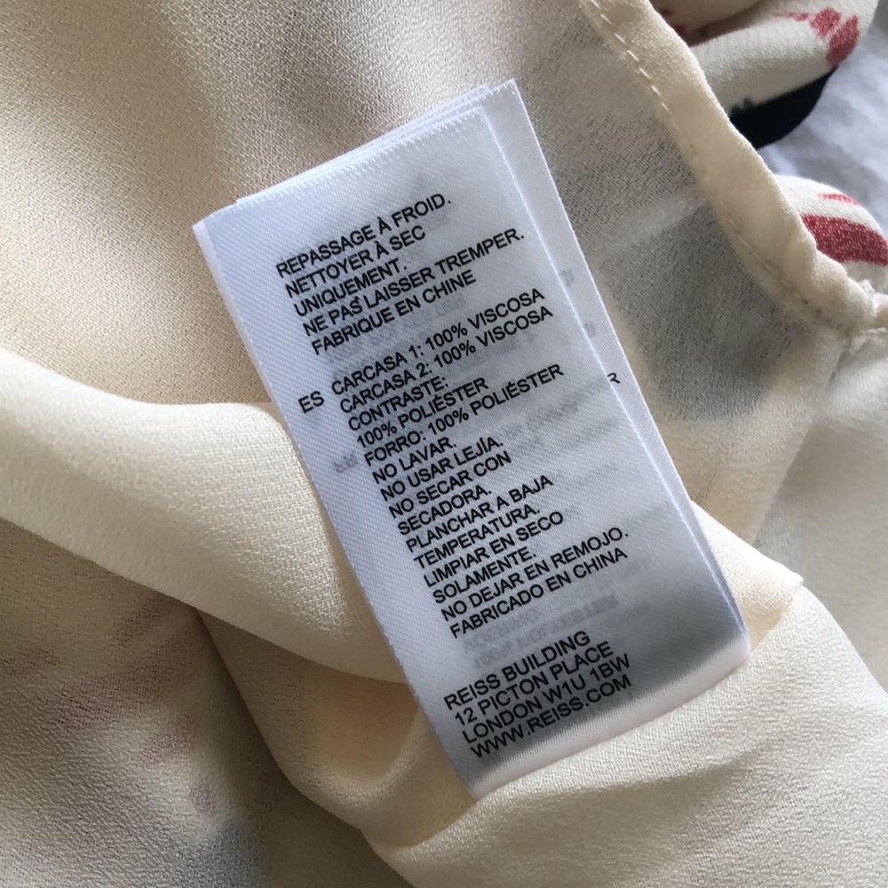 REISS
Eline Spliced Printed Skirt Size 6 - Picture 10 of 10